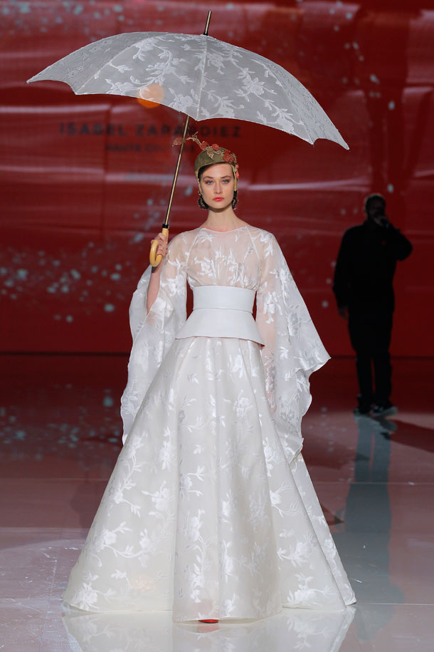 ilovebrides.pt Isabel Zapardiez 2018 Barcelona Bridal Fashion Week 2017